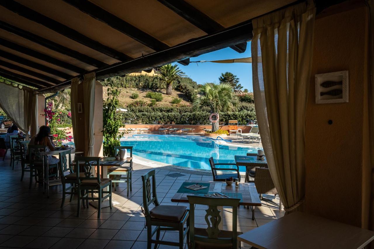Hotel Corallaro Санта Тереза Галура Екстериор снимка