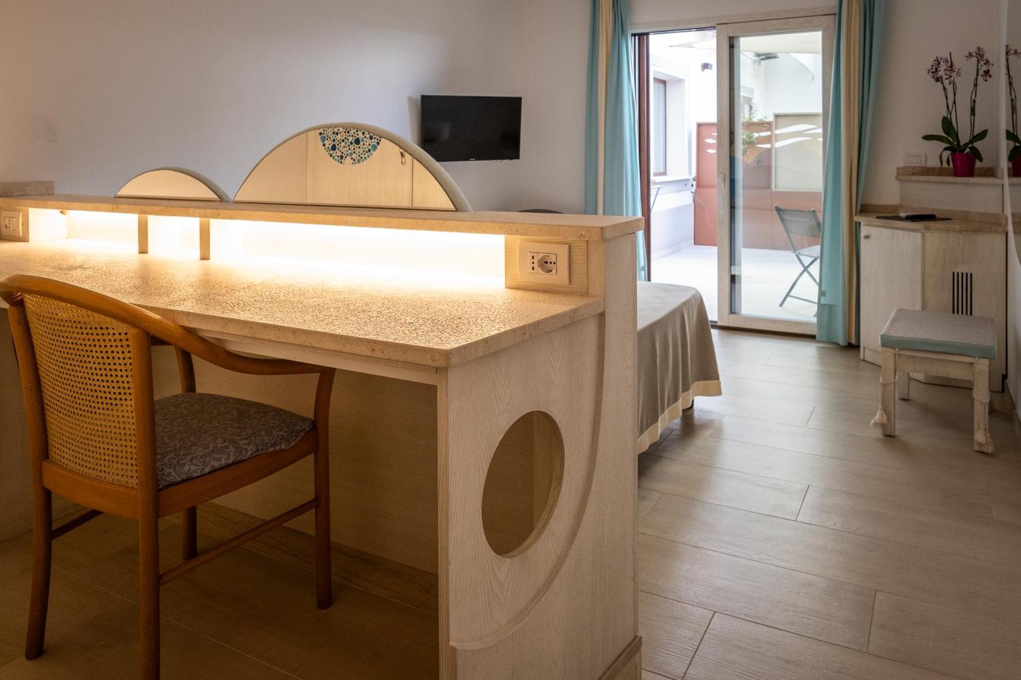 Hotel Corallaro Санта Тереза Галура Екстериор снимка