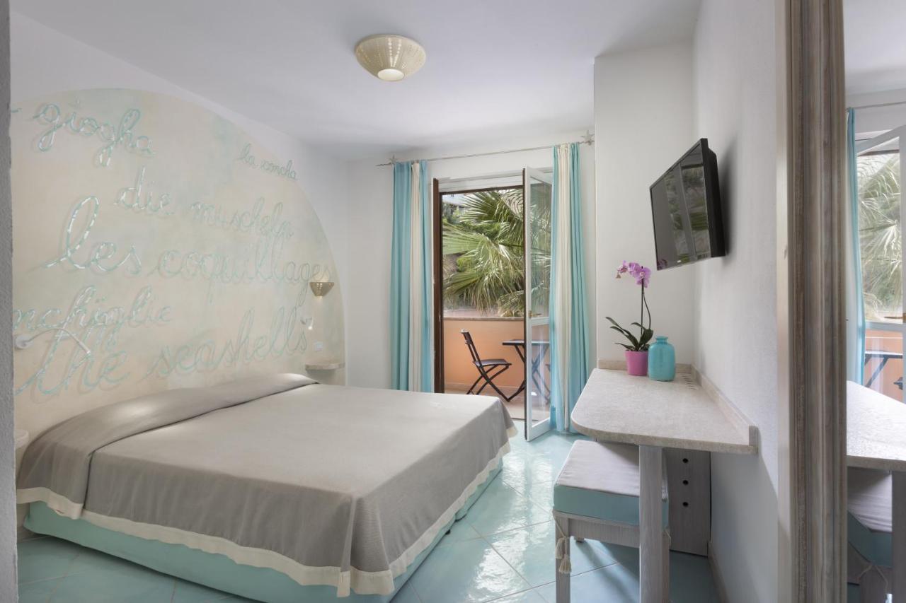 Hotel Corallaro Санта Тереза Галура Екстериор снимка